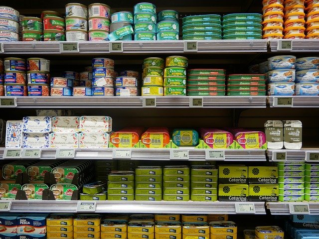 /shelf-3840441_640.jpg
